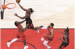 爱游戏官网-猛龙惜败公牛，西亚卡姆砍下+