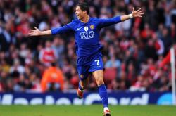 爱游戏中国-范戴克带动全队节奏，乌拉圭单节拉开希腊，一场战术与意志的胜利