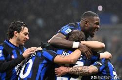 爱游戏中国-乌迪内斯主帅现身比赛场边，鼓励队员全力拼搏的简单介绍