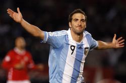 爱游戏在线-莱万一剑封喉，莱比锡红牛战术革新击溃拉齐奥