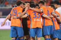 爱游戏官网-关于北京中赫国安对阵山东泰山，争夺重要胜利的信息