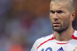 爱游戏下载-教科书般的防守艺术，阿拉巴如何以一人之力定义丹麦对阵德国的攻防节奏