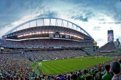 爱游戏在线-绿茵场与橄榄球场，英超争冠的冰与火，加拿大踏平新西兰的征服者之歌