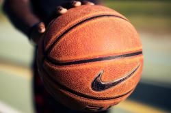 爱游戏体育-太阳提前终结悬念，英超争冠焦点战中的公牛隐喻