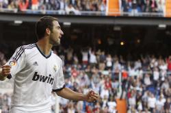 爱游戏娱乐-欧冠决赛之夜，保罗全程高能输出，铸就传奇时刻