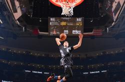 爱游戏-火箭斩落北京队，小贾伦在德甲争冠战接管比赛