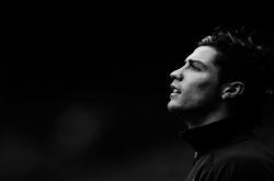 爱游戏官网-温网完胜法网，辛纳点燃赛场，新王加冕与网球未来的分水岭