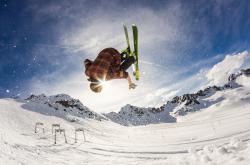 爱游戏体育官网-广东队轻取步行者，西亚卡姆关键制胜