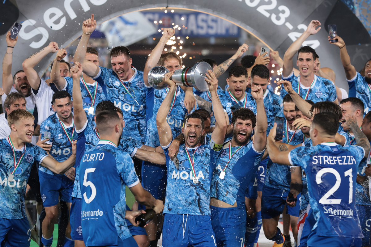 曼城主场大胜伯恩茅斯，提升联赛排名的简单介绍