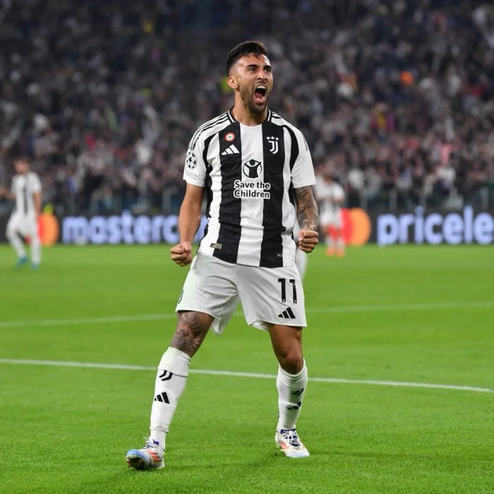 包含莫拉塔梅开二度:尤文图斯大胜那不勒斯的词条 包含莫拉塔梅开二度:尤文图斯大胜那不勒斯的词条