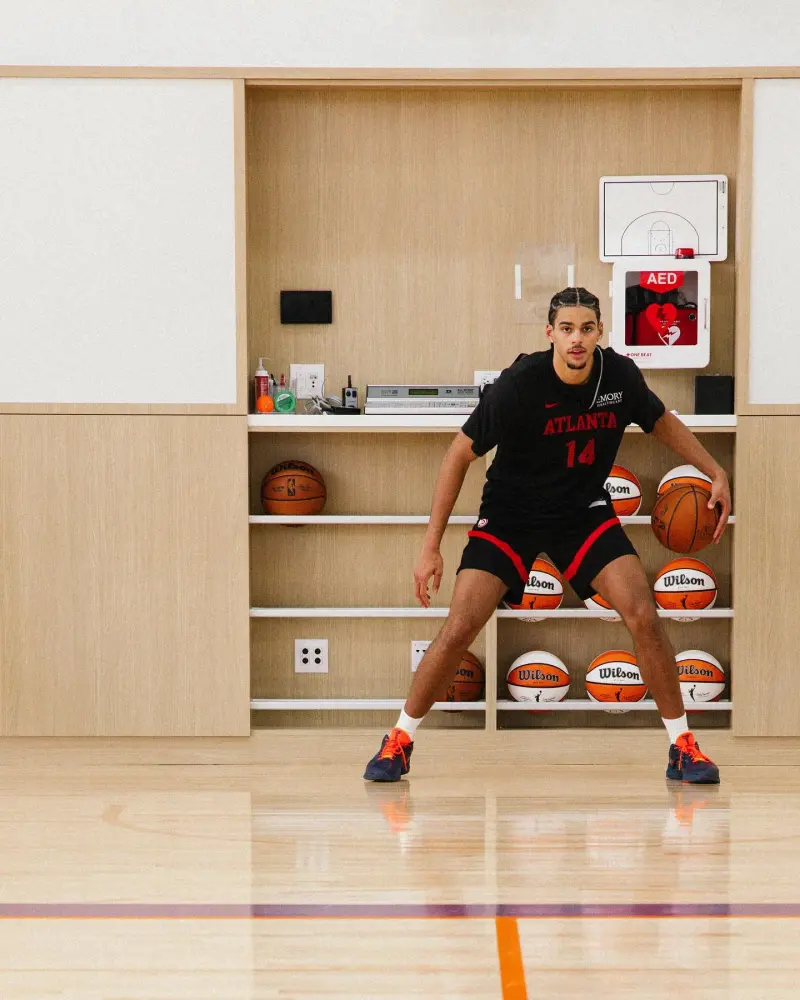 关于老鹰队迎来连胜，年轻球员表现稳定成熟的信息