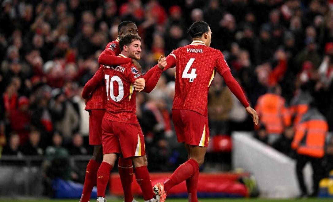 包含利物浦客场取胜，稳固领先位置的词条