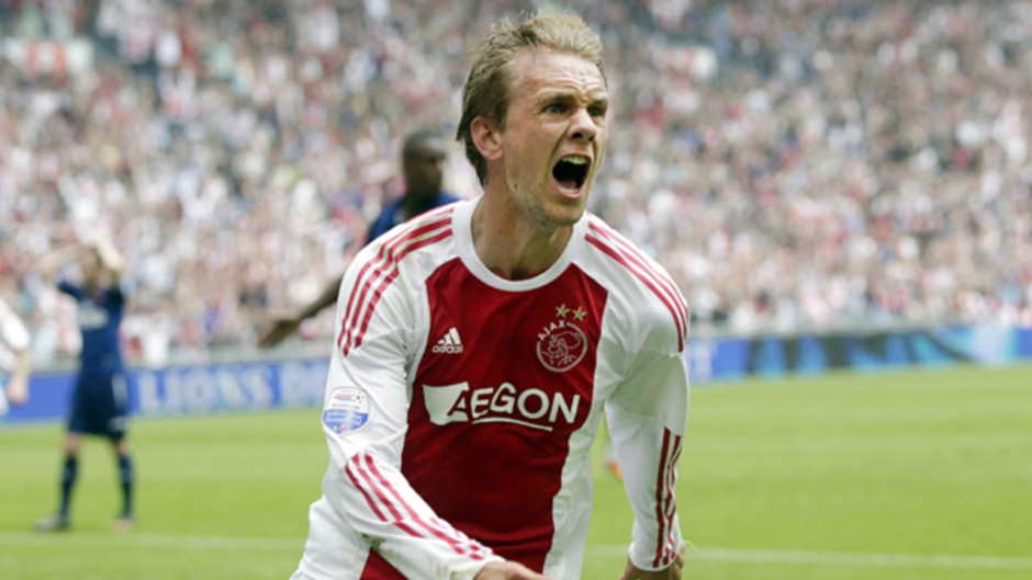 阿贾克斯在客场获胜，继续领跑荷甲