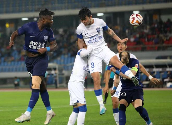 武汉三镇主场战平劲旅，保持不败表现的简单介绍