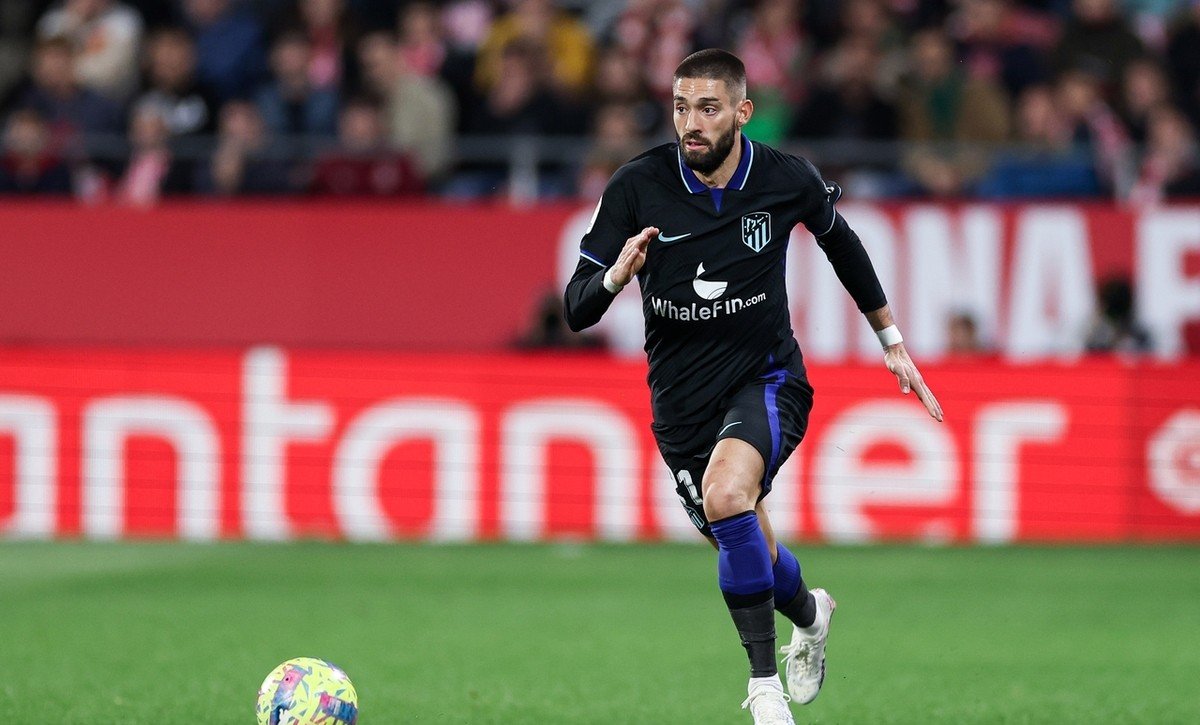 关于卡利亚里新后卫表现出色,展现潜力成为球队中流砥柱的信息 关于卡利亚里新后卫表现出色,展现潜力成为球队中流砥柱的信息