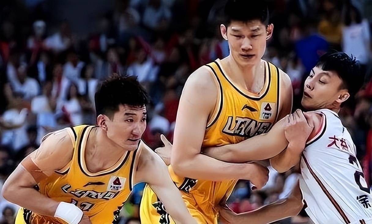 上海队大胜天津队，全队表现出色