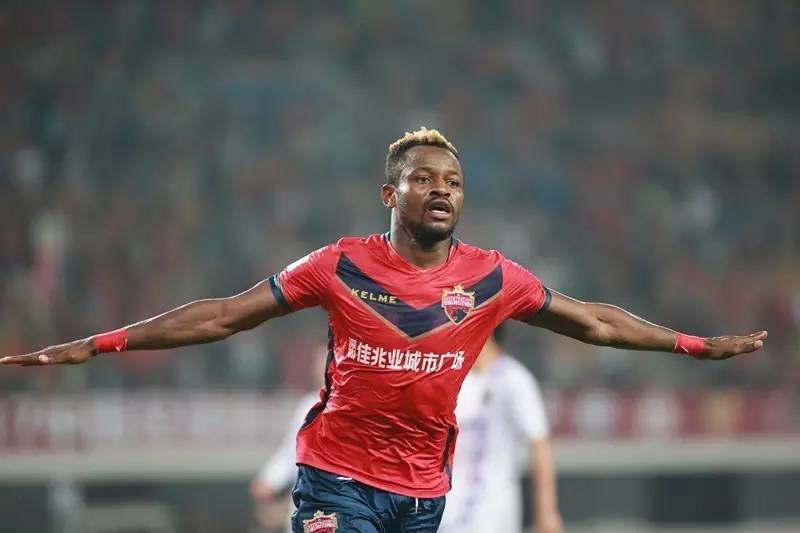 深圳佳兆业球队再度获胜，继续领跑积分榜的简单介绍