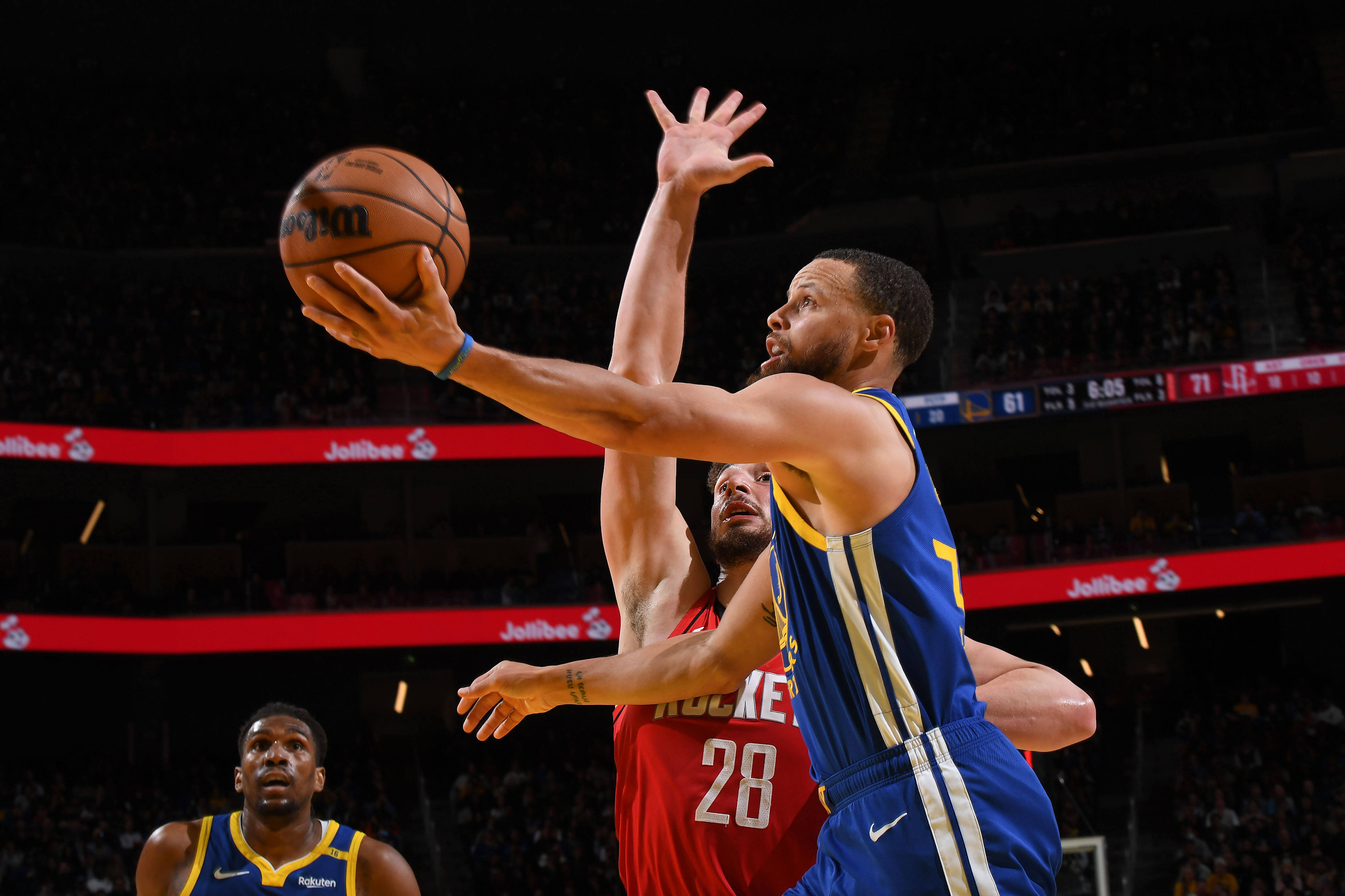 包含雄火队逆转战胜勇士，球队实力逐渐崛起的词条