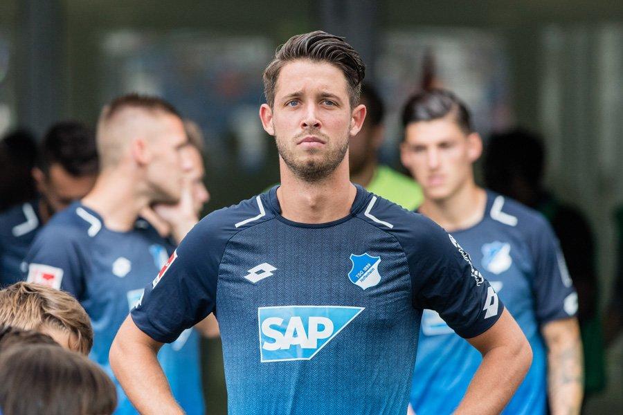 沙尔克意外战胜劲旅霍芬海姆的简单介绍