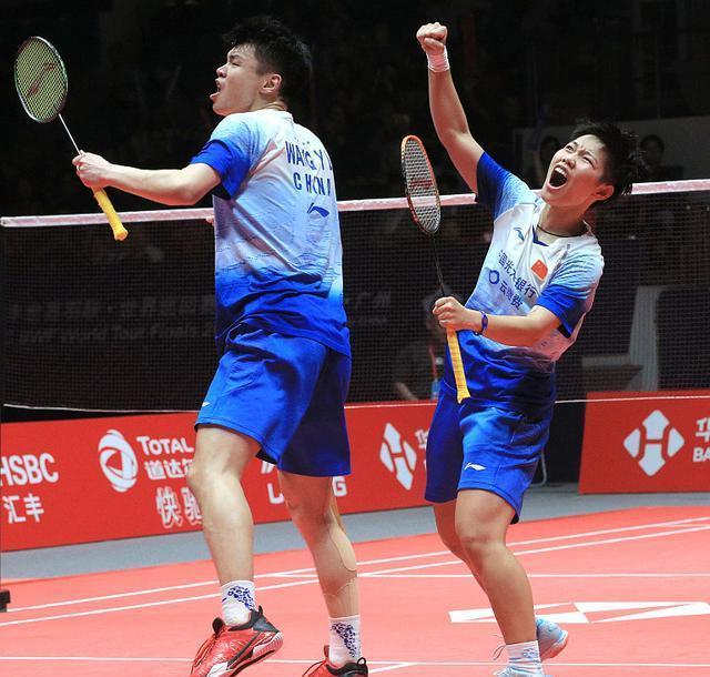 包含中国队轻取丹麦队，黄鸭组合点燃赛场的词条