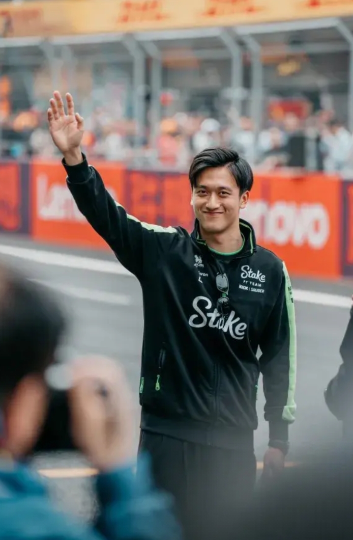 关于梅赛德斯轻取雷诺车队，周冠宇扛起全队的信息