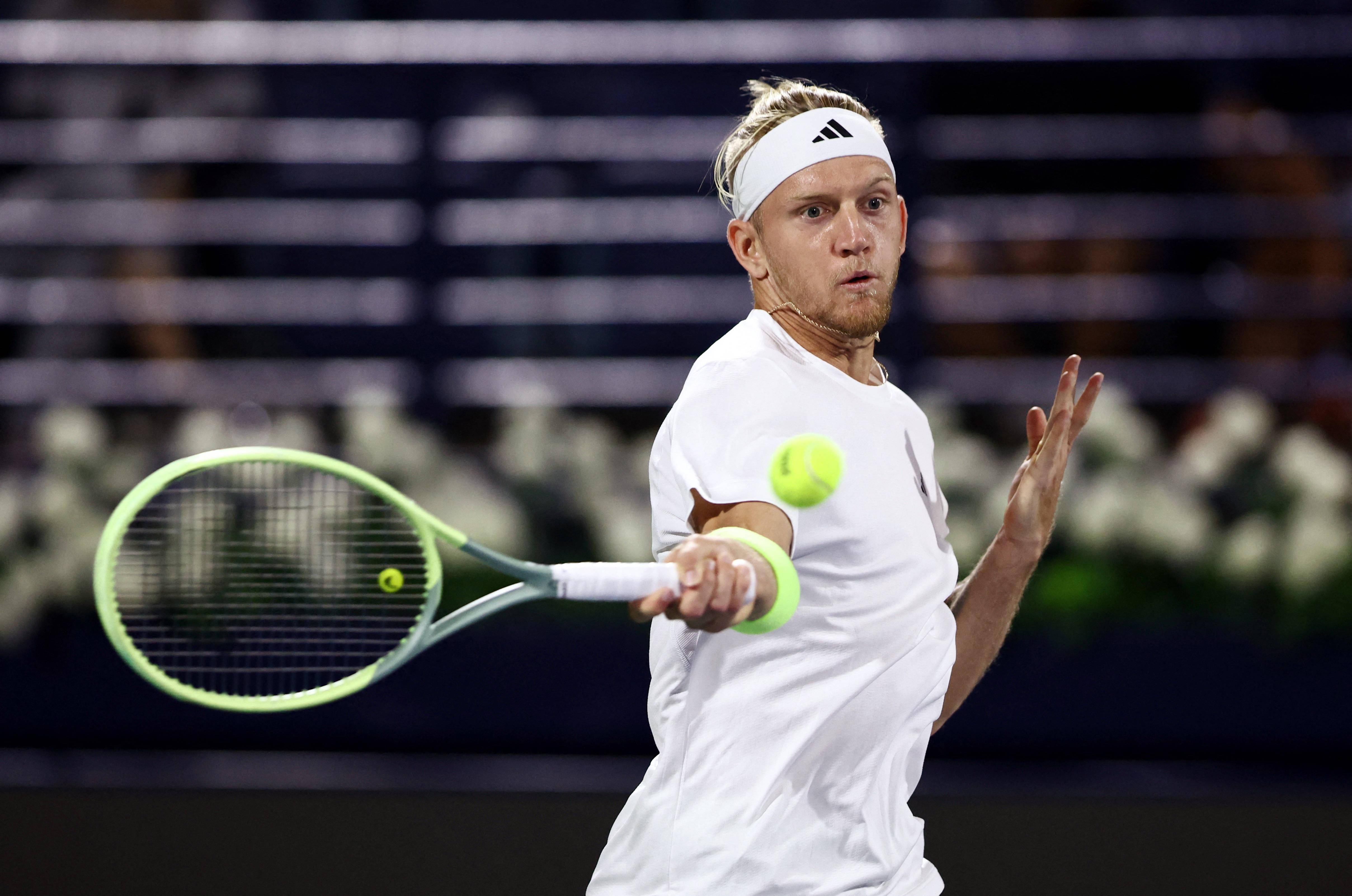 西班牙网球队绝地反击美国网球队，梅德韦杰夫高光表现的简单介绍