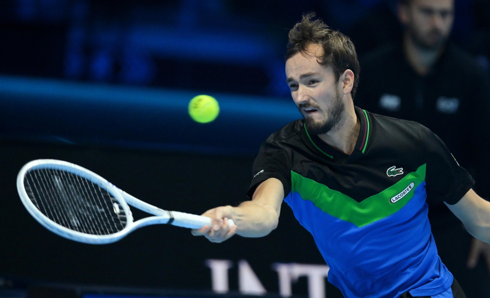 世界网球队险胜美国网球队，兹维列夫制霸全场的简单介绍