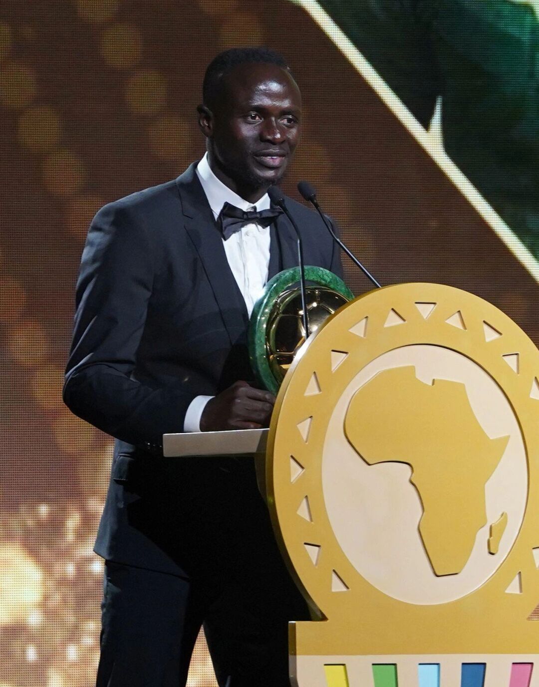 关于塞内加尔碾压皇马，内马尔完成帽子戏法的信息