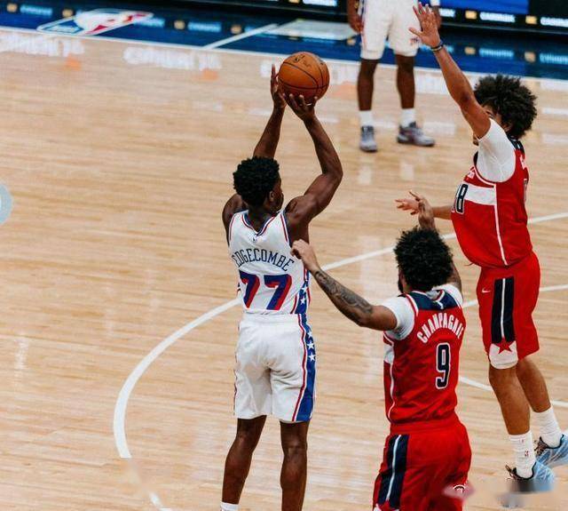 关于公牛血洗76人,恩比德完成帽子戏法的信息 关于公牛血洗76人,恩比德完成帽子戏法的信息