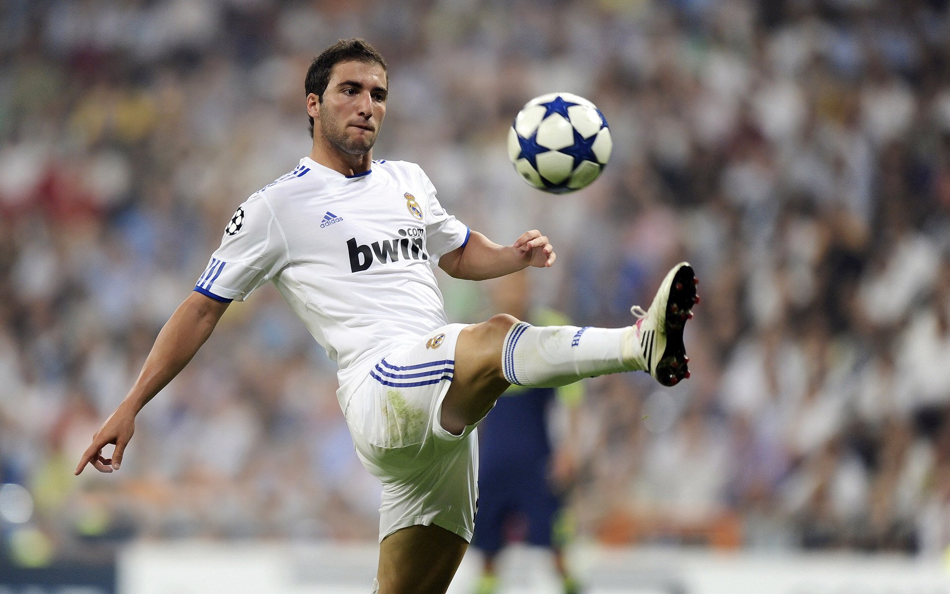 克利夫兰的钢铁意志，骑士力克尼克斯，季后赛焦点战背后的韧性之战