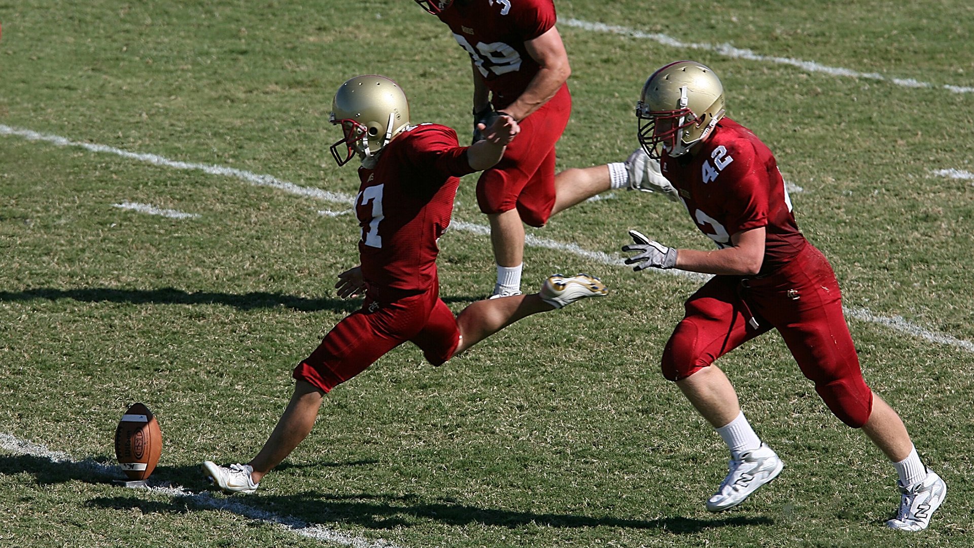 黄喜灿的压制级表演，亚特兰大如何用战术铁链封锁塞维利亚